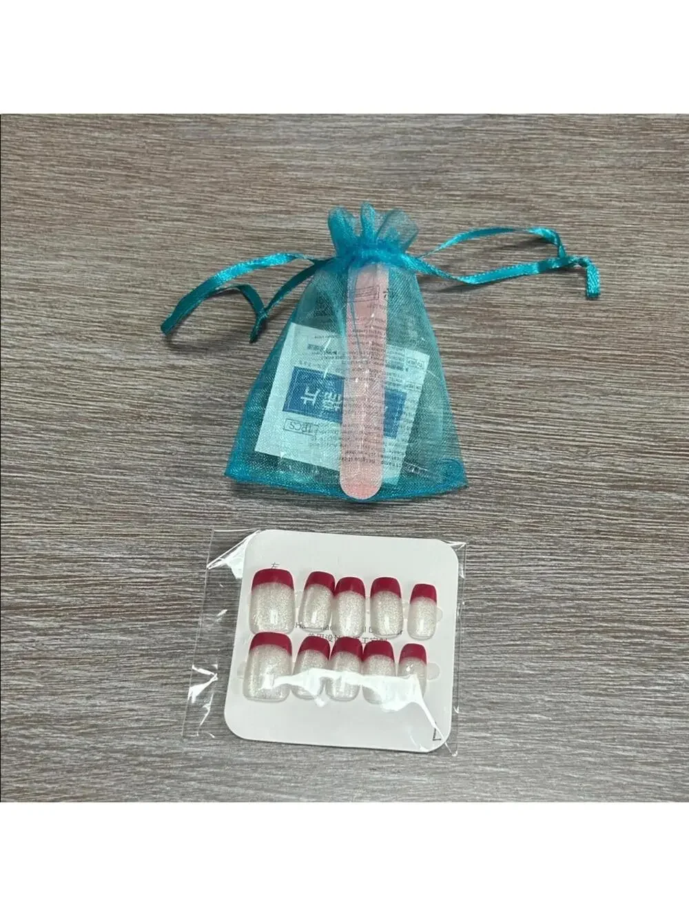 Elegant Red and White Handmade Nail Set